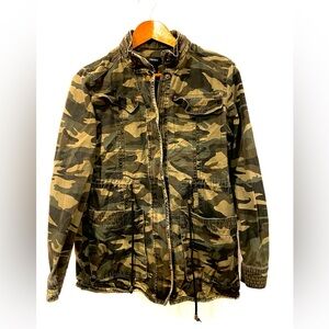 Forever 21 Camouflage Jacket Womans Size Small